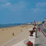 Holiday home Pavillon 50 M² Avec Terrasse Chatelaillon-Plage