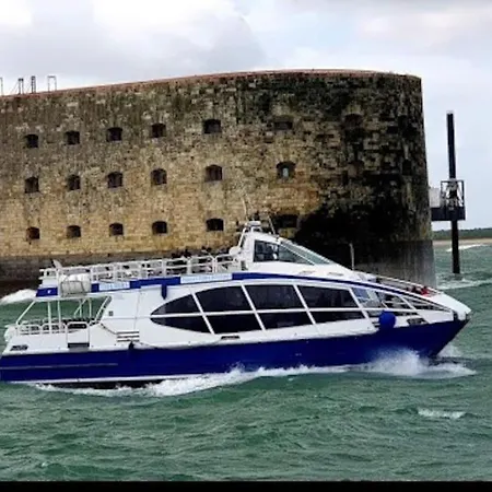 Pavillon 50 M² Avec Terrasse Feriehus *