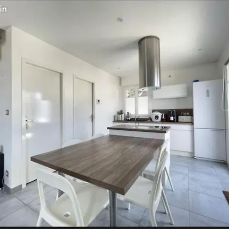 Pavillon 50 M² Avec Terrasse Feriehus