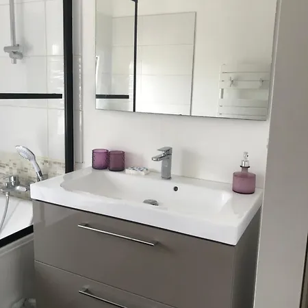 Pavillon 50 M² Avec Terrasse