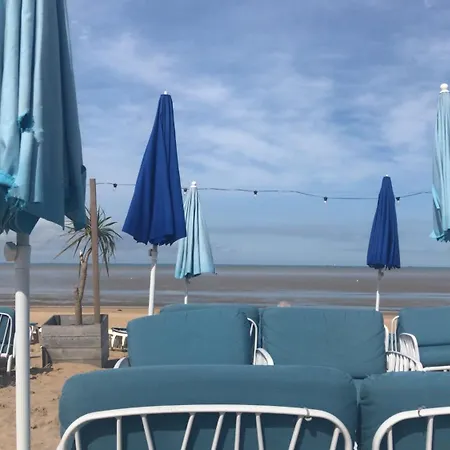 Pavillon 50 M² Avec Terrasse Feriehus *