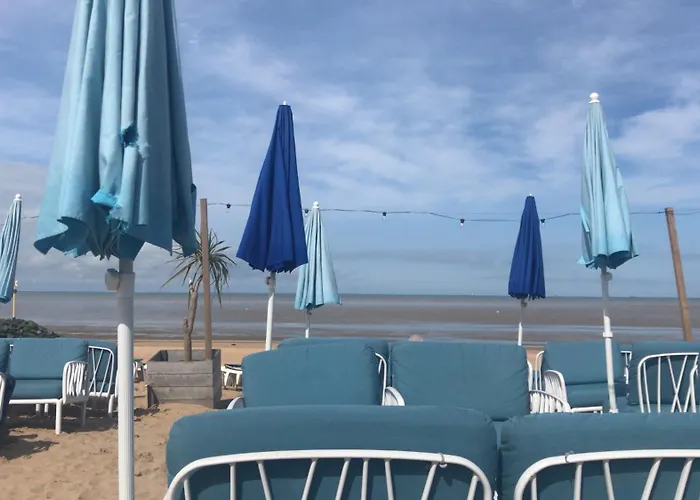 Pavillon 50 M² Avec Terrasse Сasa de vacaciones *